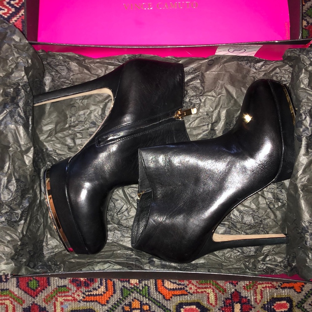 Vince Camuto Black Leather Ankle Boots 4.5” heel